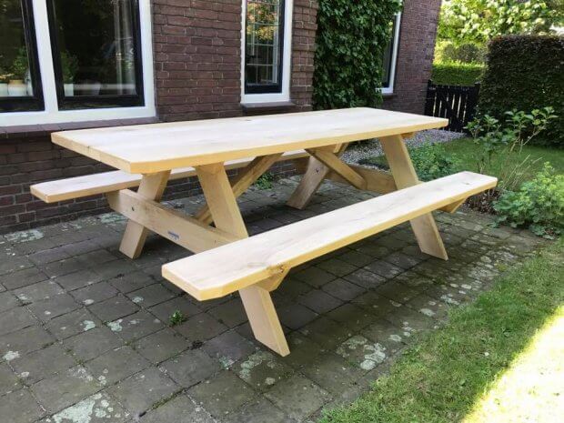 Houten picknicktafel van eikenhout