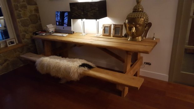 Halve picknicktafel als bureau